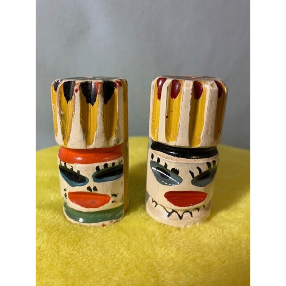 Vintage Wooden Tiki /‎ Folk Art Totem Pole Salt & Pepper Shakers